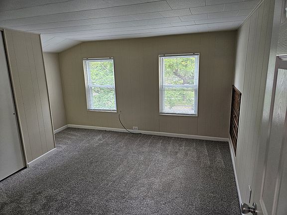 3rd image of 17 N Summit St #4