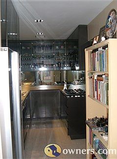 Kitchen: double wall ovens, side-by-side fridge/freezer and more