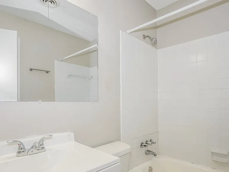 1494480_029_bathroom_13079894.jpg