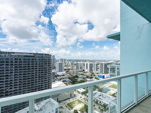 2nd image of 1900 N Bayshore Dr #Penthouse 5103