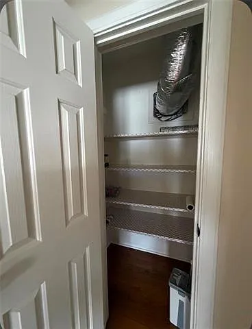 910 Toulouse St — Photo 16