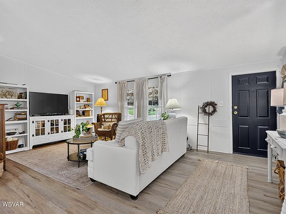 3rd image of 191 Sanctuary Blvd