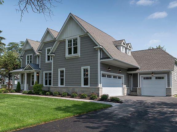 2nd image of 1525 Canterbury Ln