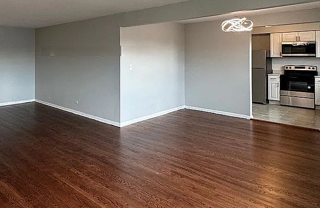 2nd image of 8644 Skokie Blvd #305A