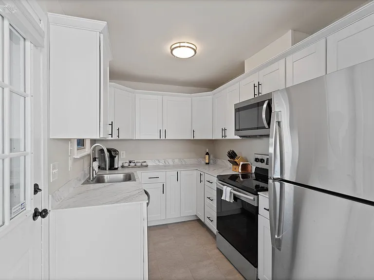 4207 N Normandie St — Photo 20