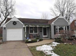 21152 Lancaster St, Harper Woods, MI 48225