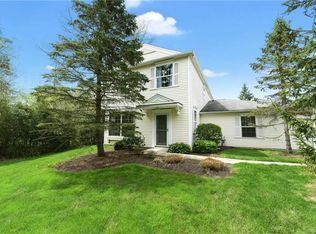 26141 Hawthorne Ct #6A, Olmsted Falls, OH