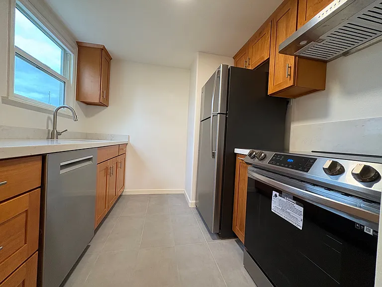 6244 37th Ave NE — Photo 3