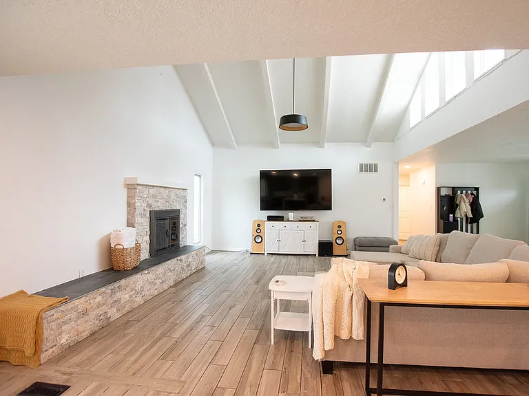 9514 Avenida Del Oso NE — Photo 32
