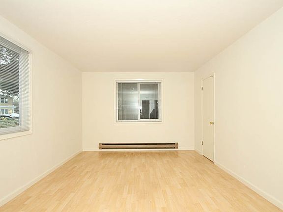2nd image of 670 Live Oak Ave APT 7