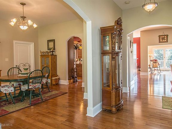 5th image of 554 Chinquapin Dr
