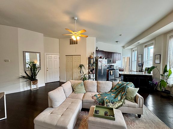 4th image of 1574 N Milwaukee Ave APT 2W