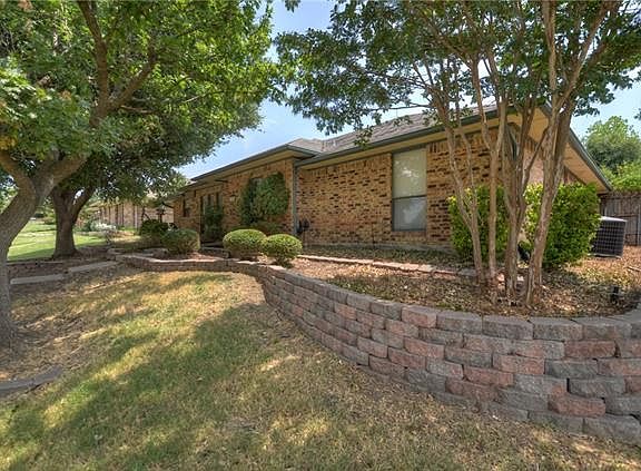 2nd image of 1708 Rosemeade Cir