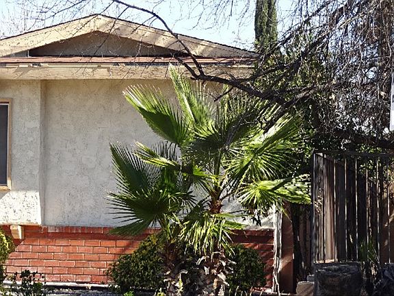 3rd image of 8002 Bellaire Ave