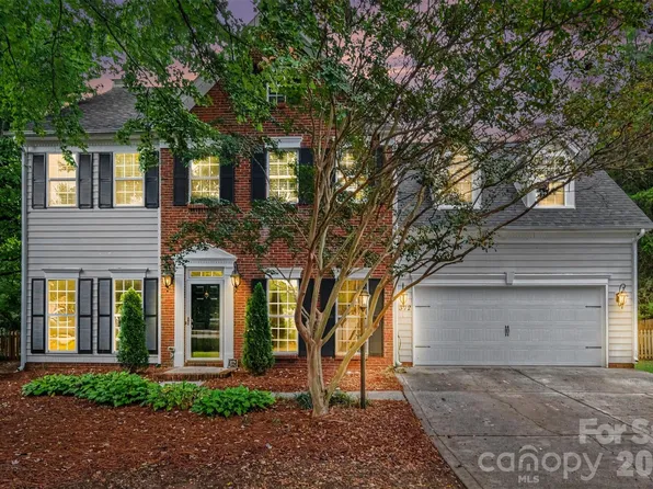 1372 Yorkshire Pl NW, Concord, NC 28027