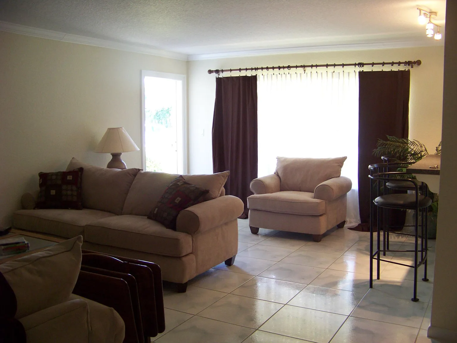 1 bed, 1.5 bath, 1122 sqft, $1,650 — Photo 2