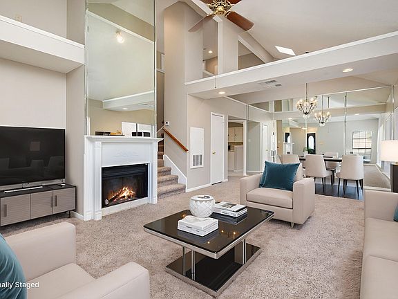 4th image of 2921 Menlo Park Ln