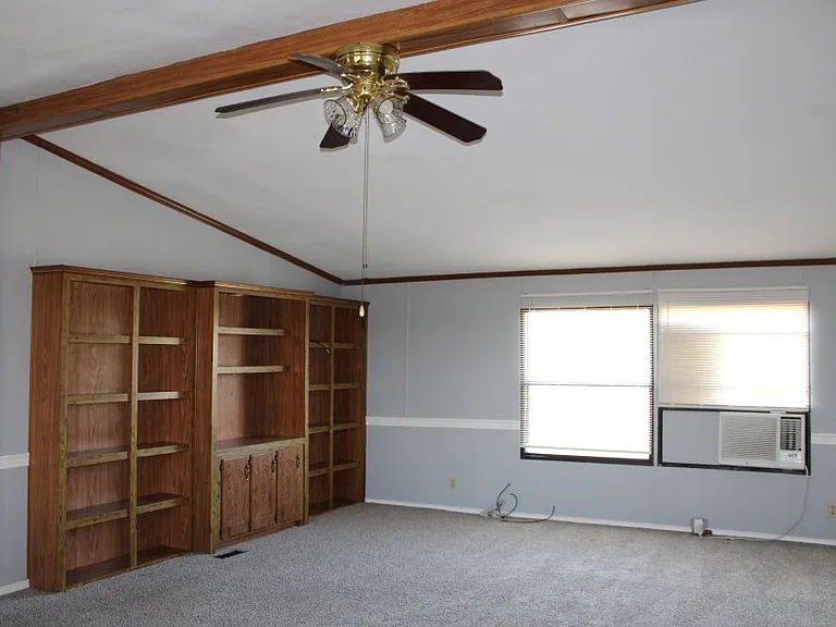 8644 Dustin Dr — Photo 5
