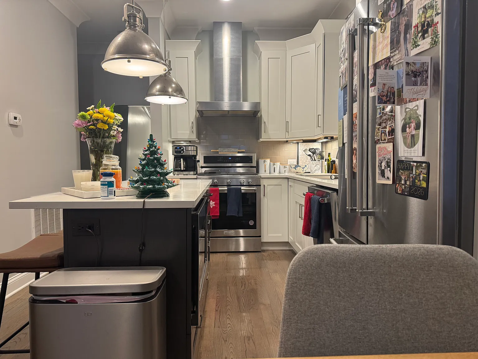 2 bed, 1250 sqft, $5,100 — Photo 1