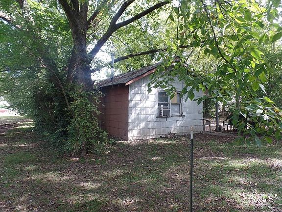 5th image of 409 E Jefferson St