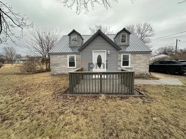 7457 Clay St, Merrillville, IN 46410