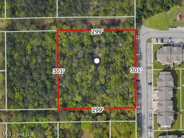 Cullen St, Biloxi, MS 39532