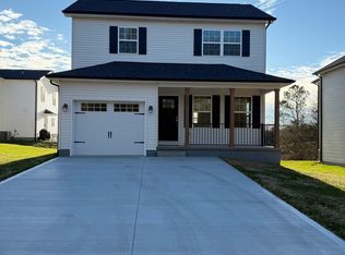 221 Lolly Ln, Maryville, TN 37803