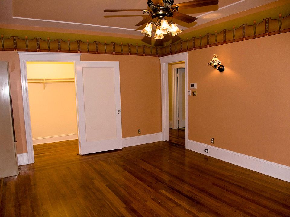 2nd image of 470 S 3rd St APT 4