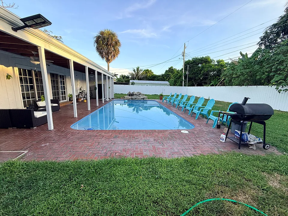 439 Forest Estates Dr