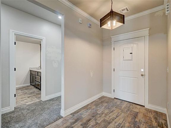 3rd image of 2319 Cedar Cir NW