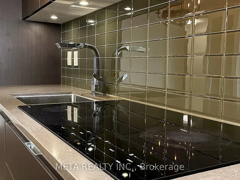 200 Bloor St W #2502 — Photo 17