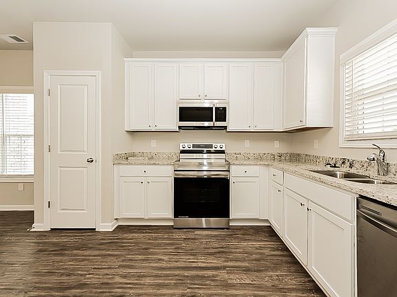 5th image of 516 College Dr #299567
