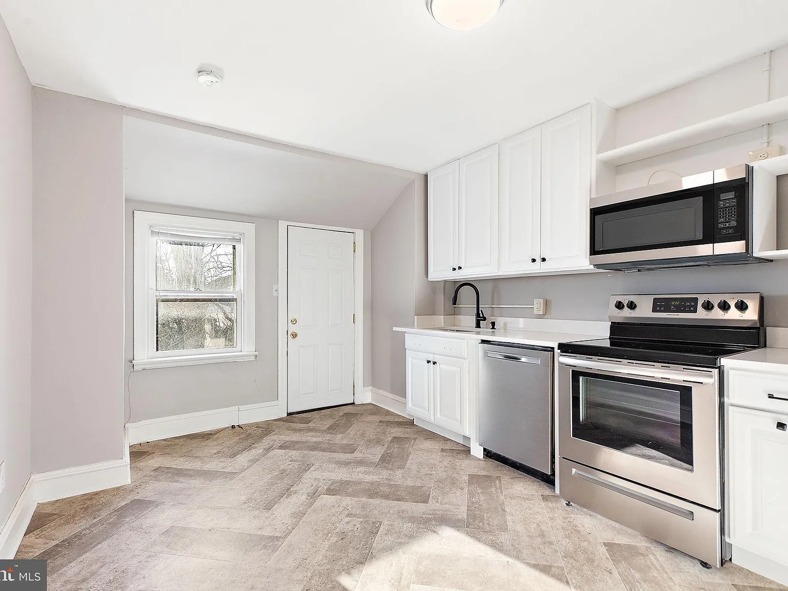 1 bed, $1,650 — Photo 3