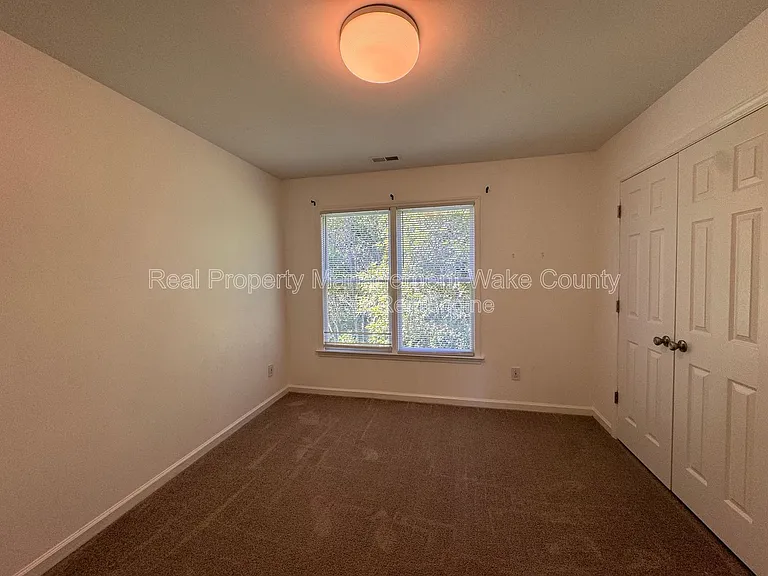 102 Powder Mill Ct — Photo 36