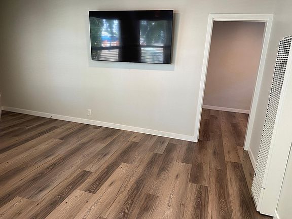 5th image of 213 Park Ave APT D