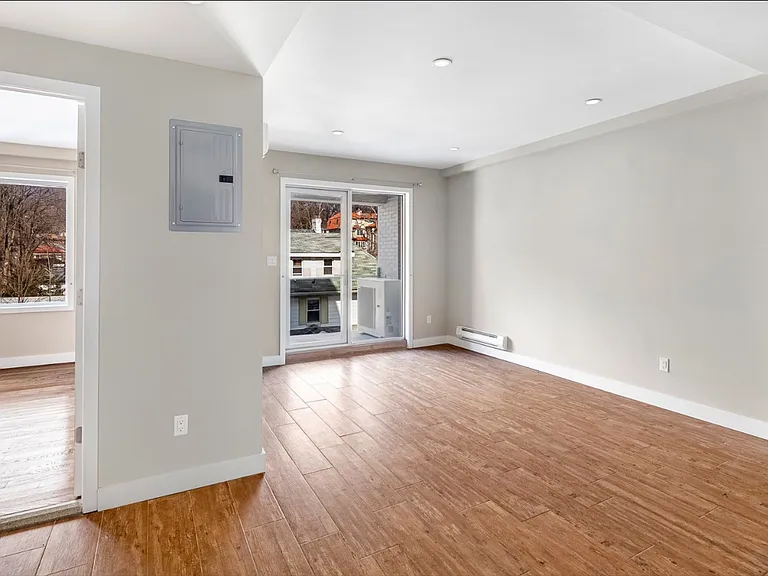 190-05 Hillside Ave #304 — Photo 2