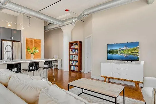 221 E Cullerton St #409 — Photo 15