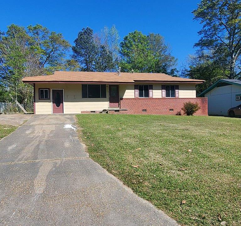 1st image of 821 Sunflower Dr