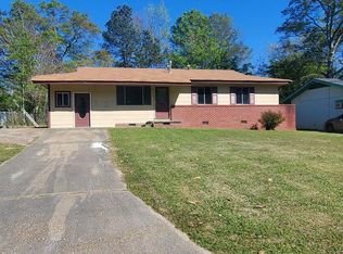821 Sunflower Dr, Laurel, MS 39440