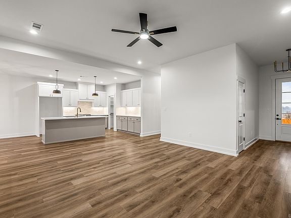 3rd image of 231 Michelle Dr