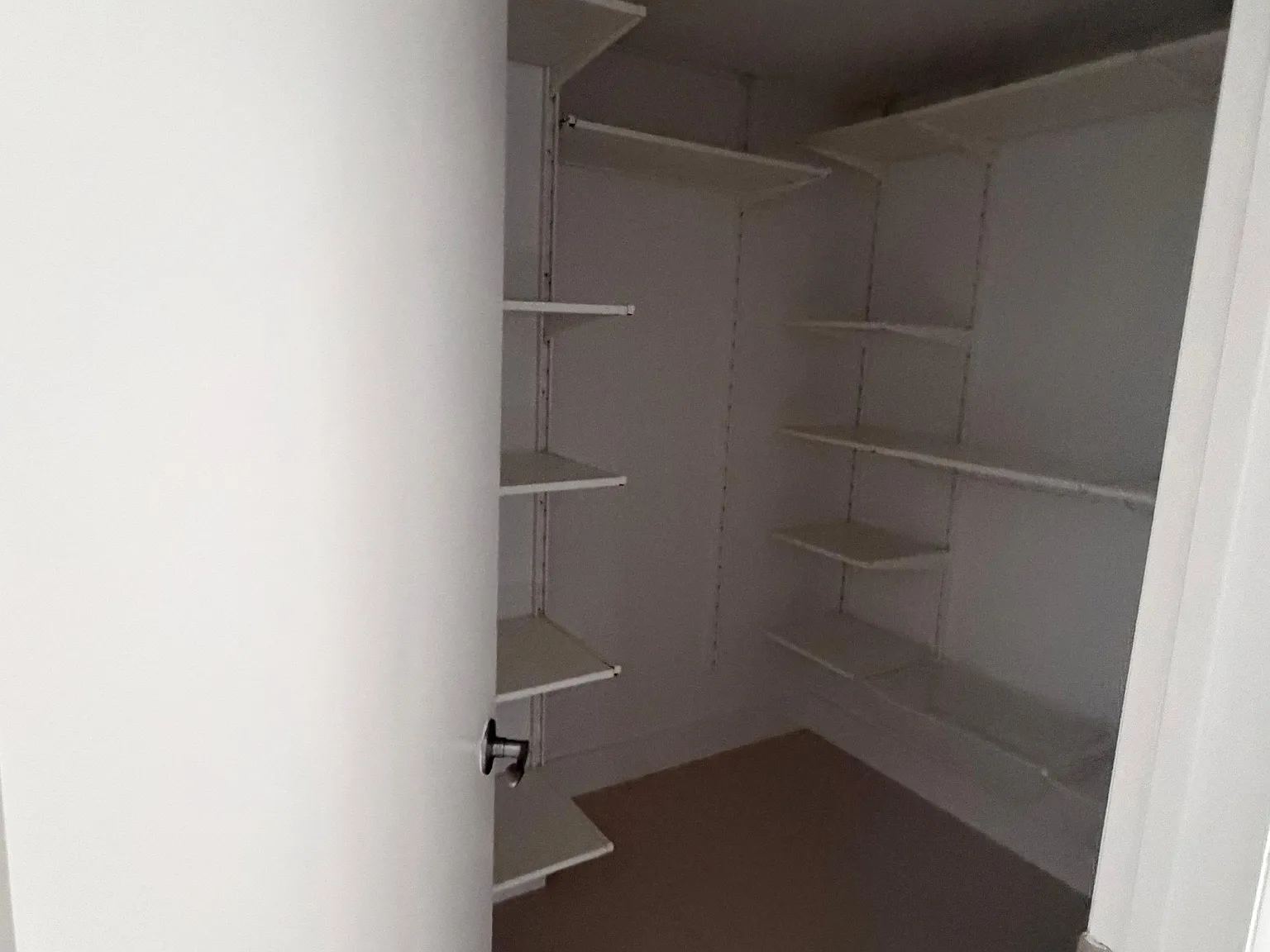 2 bed, 2.5 bath, 1363 sqft, $4,550 — Photo 4