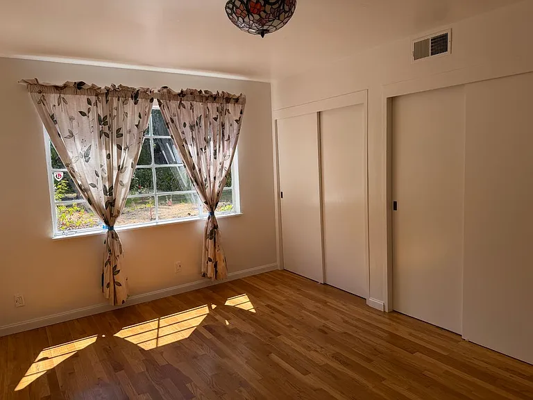 25065 Monterey St — Photo 8
