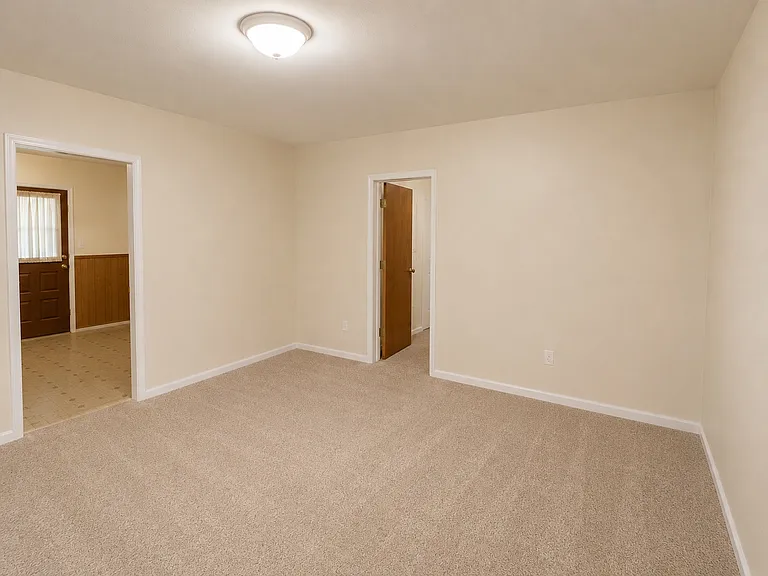 165 E Bridge St #3 — Photo 6