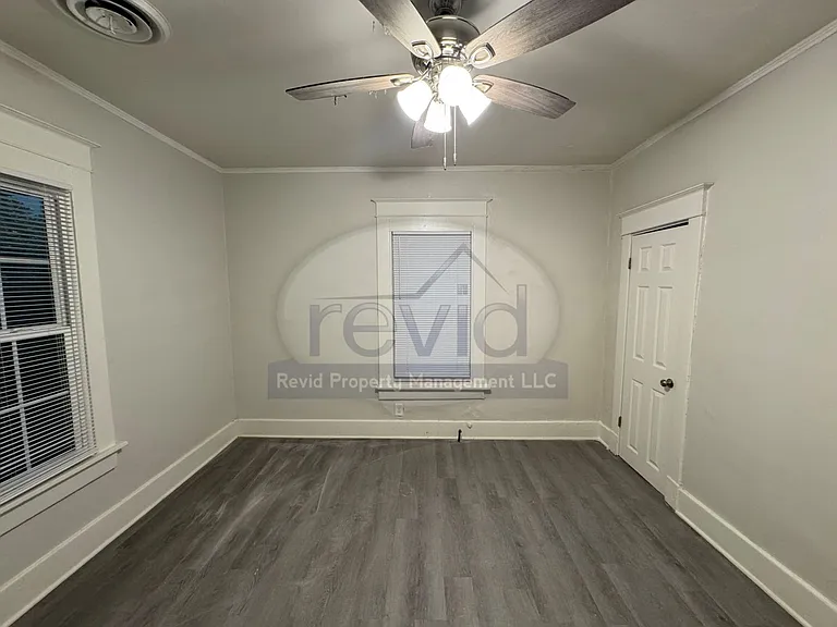 631 S Graham St — Photo 5