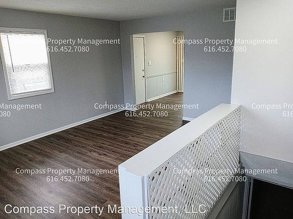 3rd image of 3525 Wedgewood Dr SW