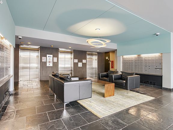 3rd image of 111 SW Harrison St APT 4G