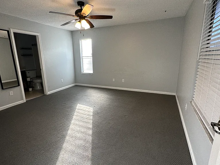 11301 Derringer Cir S — Photo 11