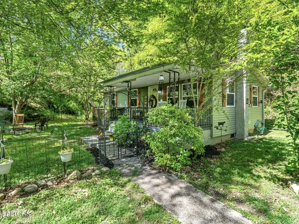 2317 Brown Rd, Knoxville, TN 37920