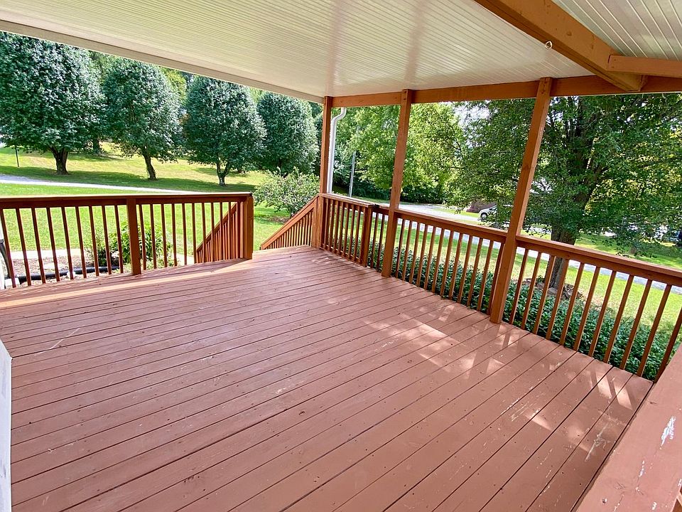1st image of 21 Hodges Knoll Dr