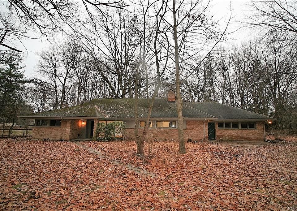 1st image of 4051 Parkwood Ct